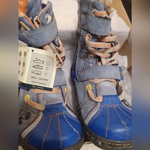 TMA EYES brand blue and orange boots size 7
